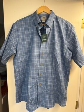 L.L. Bean Men's Light Blue Windowpane Short Sleeve Button-Down Shirt